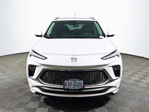 Used 2025 Buick Encore GX Avenir w/ Avenir Technology Package image 3