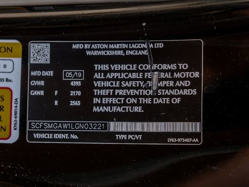 Used 2020 Aston Martin V8 Vantage Coupe RWD image 52