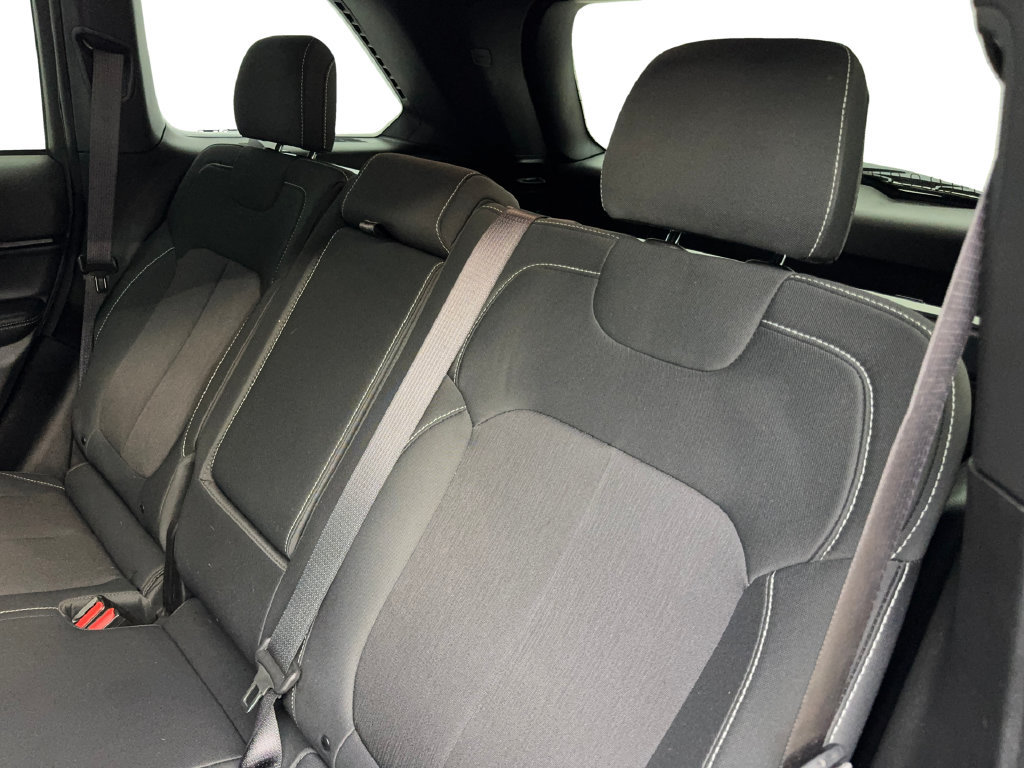 Used 2025 Jeep Grand Cherokee Laredo X AWD/4WD image 36