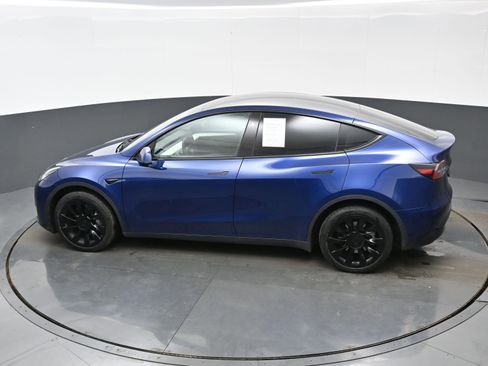 Used 2023 Tesla Model Y Long Range image 33