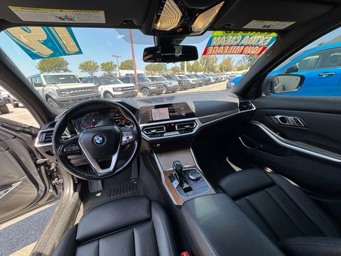 Used 2019 BMW 330i Sedan w/ Convenience Package RWD image 18