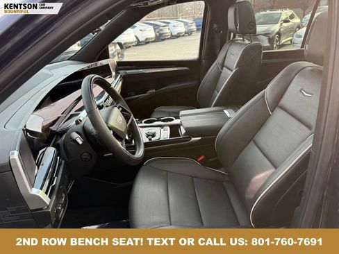Used 2025 Cadillac Escalade ESV Sport w/ LPO, ONYX Package AWD/4WD image 37