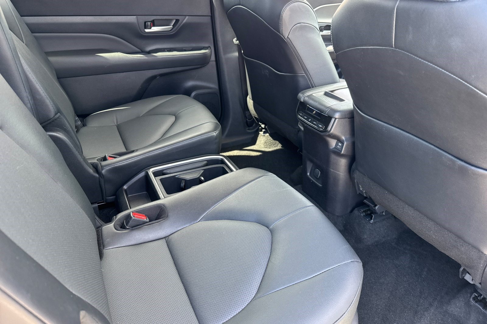 Used 2026 Toyota Grand Highlander FWD image 32