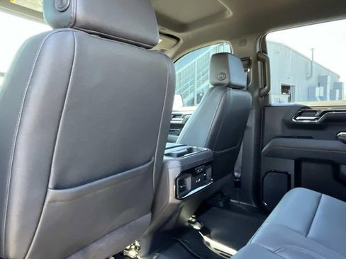 Used 2024 GMC Sierra 1500 AT4 w/ AT4 Preferred Package AWD/4WD image 24