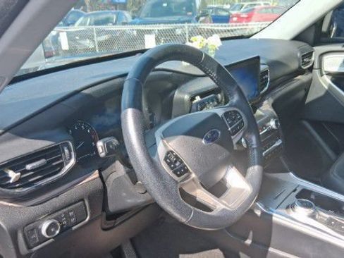 Used 2020 Ford Explorer Limited AWD/4WD image 2