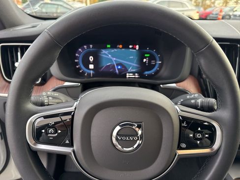 Used 2024 Volvo XC60 T8 Plus w/ Protection Package Premier image 28