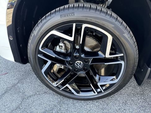 New 2026 Volkswagen Tiguan SEL R-Line AWD/4WD image 8