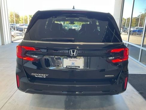 New 2026 Honda Odyssey Touring image 23