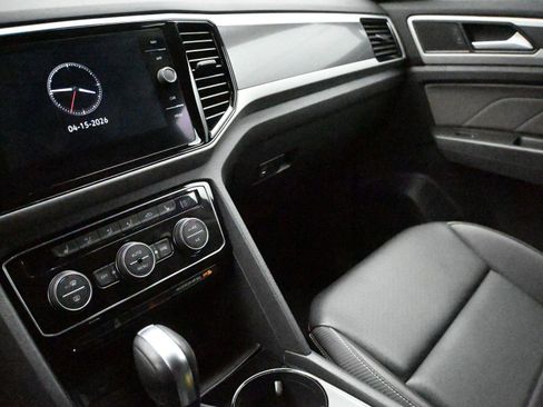 Used 2022 Volkswagen Atlas Cross Sport SEL image 4