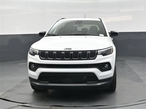 New 2026 Jeep Compass Latitude image 9
