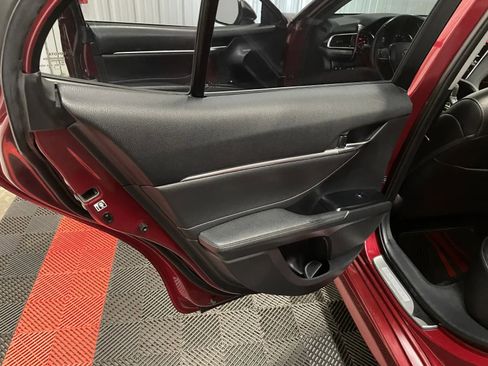 Used 2018 Toyota Camry XSE FWD image 39