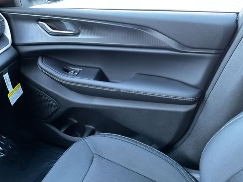 New 2025 Jeep Grand Cherokee Laredo X w/ Luxury Tech Group I image 16