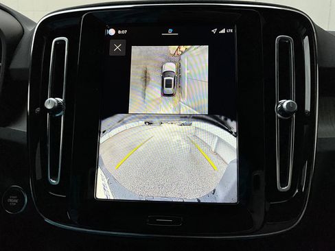 New 2026 Volvo XC40 B5 Plus w/ Protection Package Premier image 21