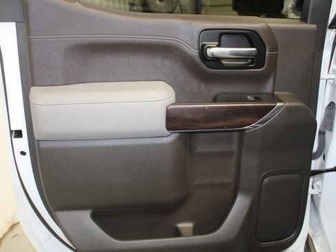 Used 2019 GMC Sierra 1500 SLT image 15