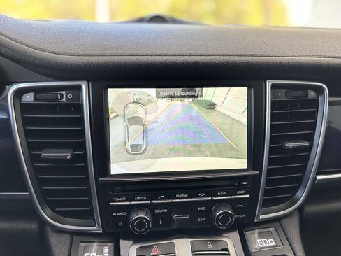 Used 2013 Porsche Panamera image 19