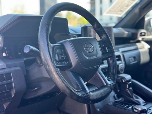 Used 2024 Toyota Tacoma SR5 AWD/4WD image 27