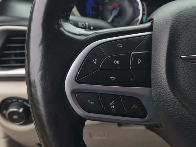 Used 2021 Chrysler Pacifica Touring-L FWD image 10