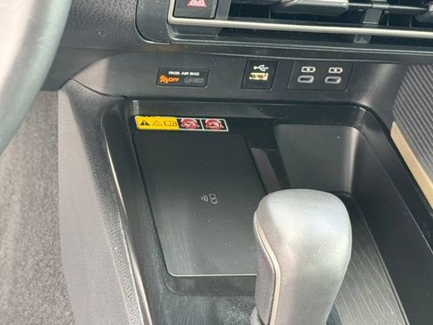 Used 2025 Toyota Camry Hybrid FWD image 19