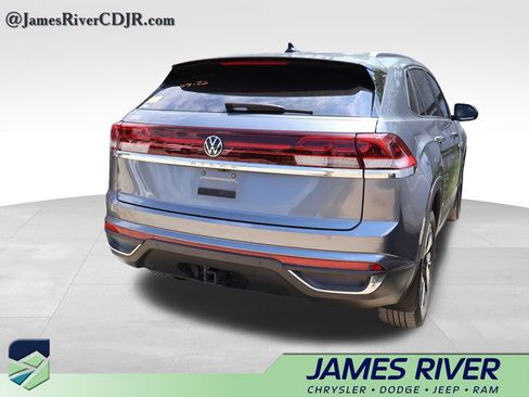 Used 2024 Volkswagen Atlas Cross Sport SE FWD image 26