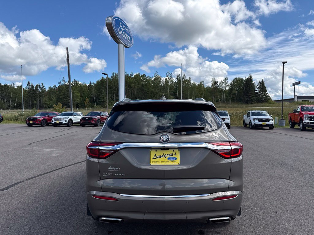 Used 2020 Buick Enclave Avenir w/ Avenir Technology Package AWD/4WD image 2