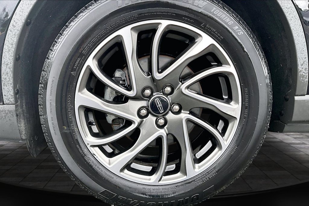 Used 2021 Lincoln Corsair AWD w/ Equipment Group 101A image 9