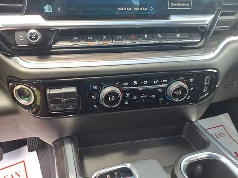Used 2024 Chevrolet Silverado 1500 LTZ w/ LTZ Premium Package AWD/4WD image 19