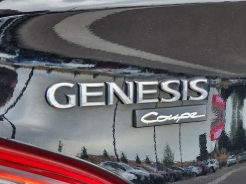 Used 2014 Hyundai Genesis 3.8 image 15