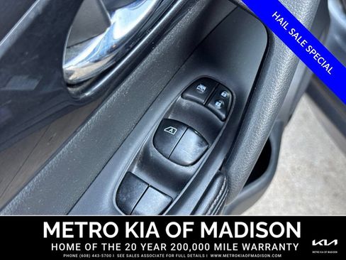 Used 2017 Nissan Rogue SV AWD/4WD image 12
