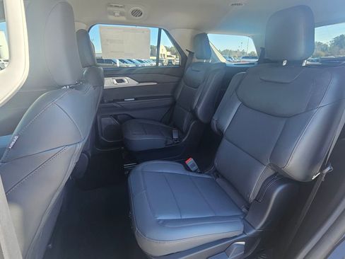 New 2026 Ford Explorer Active w/ Active Comfort Package image 7