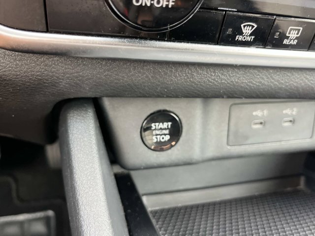 Used 2024 Nissan Rogue SV AWD/4WD image 36