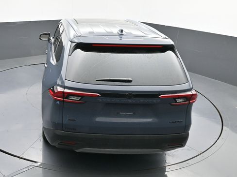 Used 2025 Toyota Grand Highlander AWD image 32