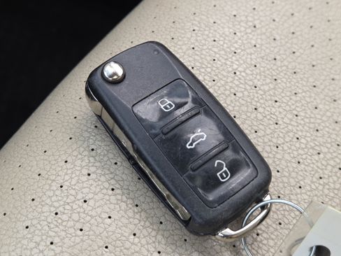 Used 2018 Volkswagen Jetta SE FWD image 32