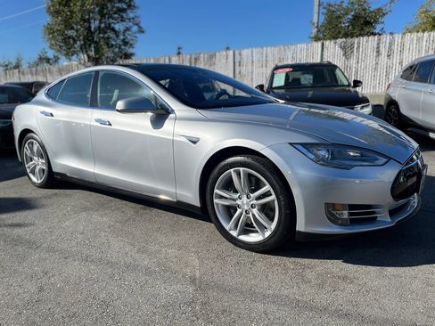 Used 2015 Tesla Model S 85 RWD image 1