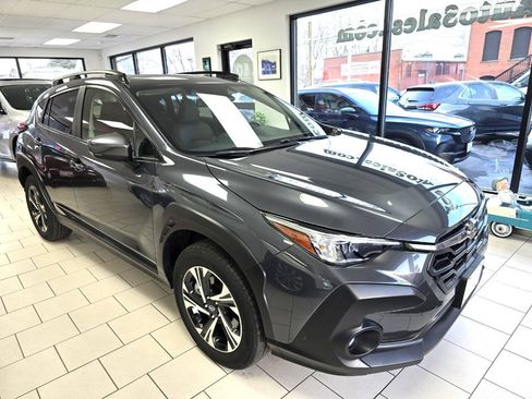 Used 2024 Subaru Crosstrek 2.0i Premium AWD/4WD image 3