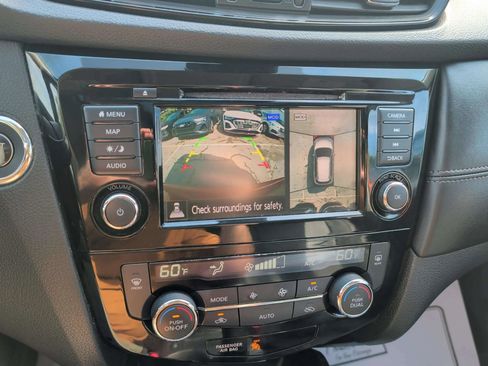 Used 2019 Nissan Rogue SL w/ Premium Package AWD/4WD image 18