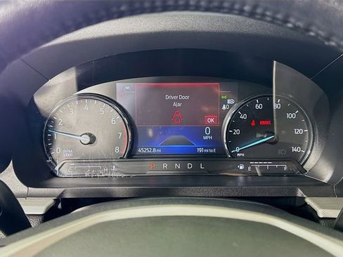 Used 2022 Ford Explorer XLT w/ Equipment Group 202A RWD image 12