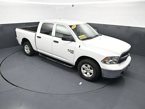 Used 2022 RAM 1500 Classic SLT AWD/4WD image 41