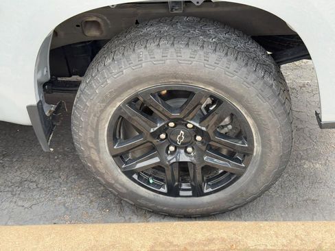 Used 2024 Chevrolet Silverado 1500 Custom w/ Turbomax Blackout Package image 5