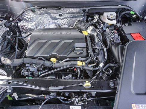 Used 2025 Chevrolet Trax RS w/ Driver Confidence Package image 25