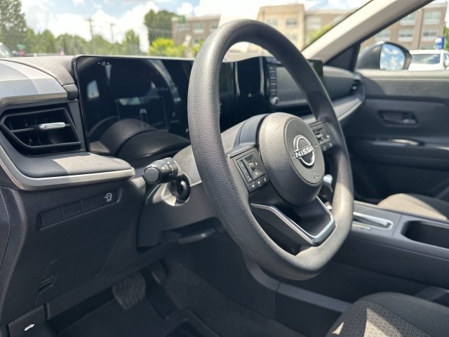 Used 2025 Nissan Kicks S w/ Charging Package FWD image 10