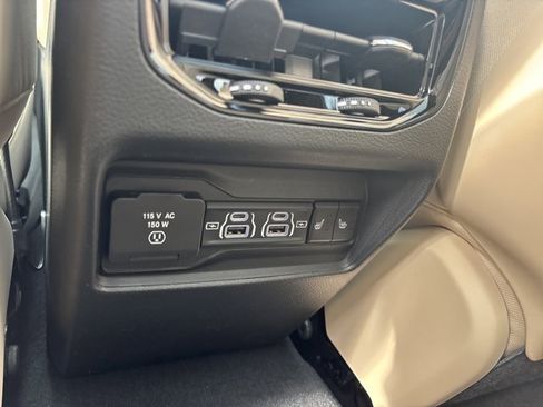 New 2025 Jeep Grand Cherokee Limited w/ Trailer Tow Package image 16