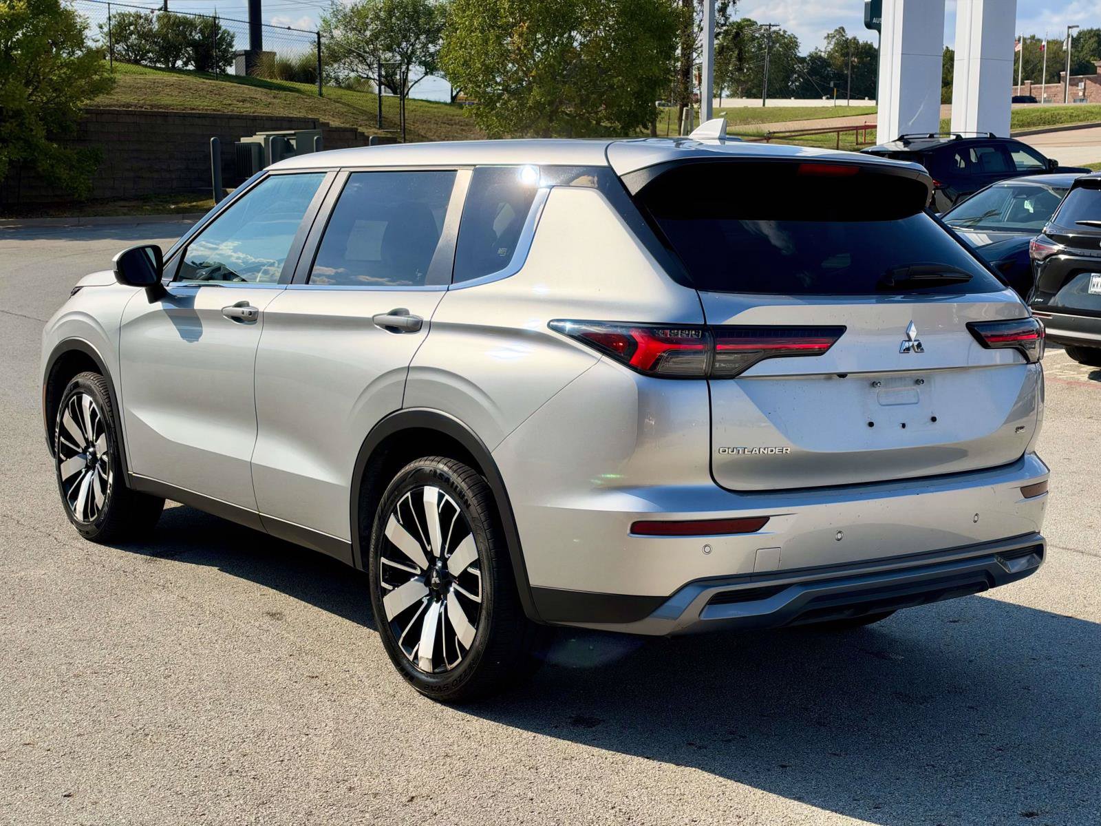 Used 2025 Mitsubishi Outlander SE AWD/4WD image 8