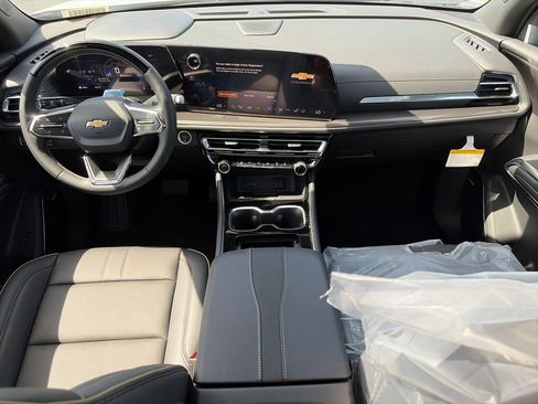 New 2026 Chevrolet Traverse High Country w/ LPO, Floor Liner Package AWD/4WD image 13