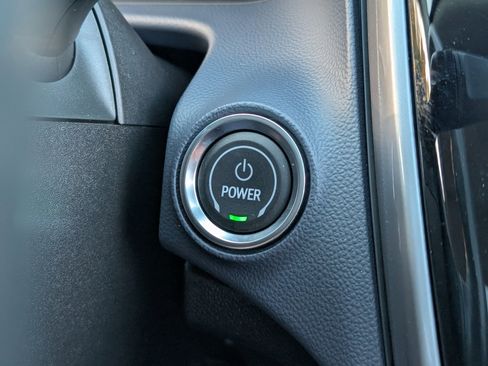 Used 2022 Chevrolet Bolt EUV Premier w/ Sun & Sound Package image 33