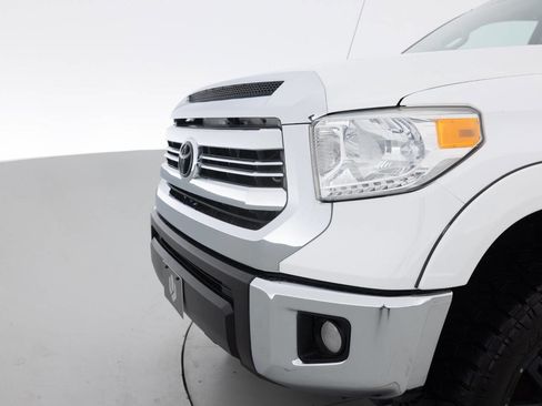 Used 2017 Toyota Tundra SR5 w/ SR5 Upgrade Package image 15