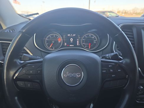 Used 2020 Jeep Cherokee Latitude Plus image 10