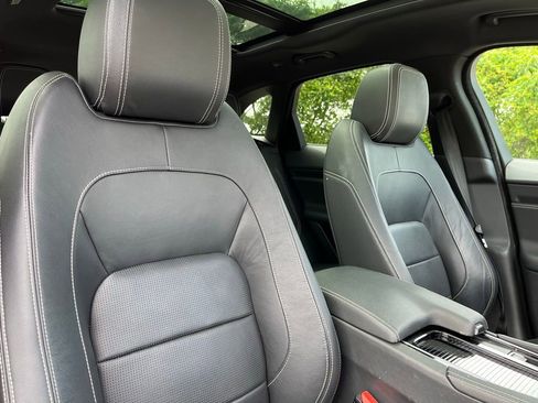 Used 2018 Jaguar F-PACE R-Sport AWD/4WD image 27