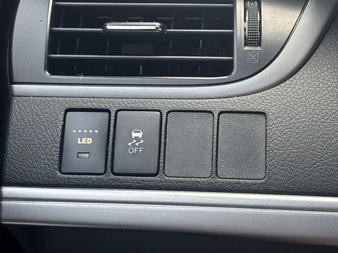 Used 2014 Toyota Camry SE FWD image 24