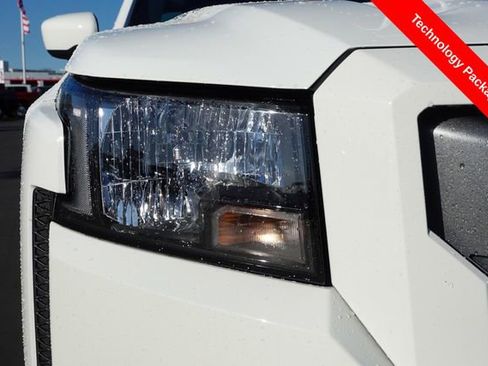 Used 2023 Nissan Frontier SV w/ Technology Package image 5