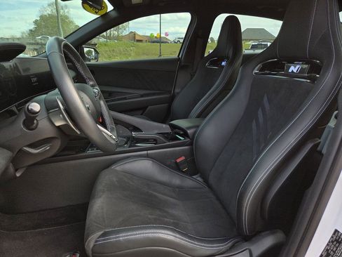 Certified 2025 Hyundai Elantra N image 15